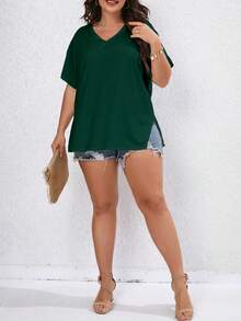 SHEIN LUNE Plus 纯色 V 领开衩下摆 T 恤 - 墨綠色 - 查看 4