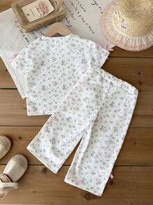 SHEIN 2pcs/Setelan Dua Potong Kasual Musim Panas untuk Bayi Perempuan: Atasan Lengan Pendek Kasual Motif Bunga Patchwork dengan Pita dan Celana Panjang - Putih - View 3