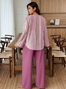 Breezaya Set de 2 piezas Traje de mujer talla grande con cuello con muesca, mangas con botones y estampado floral de color contrastante, estampado aleatorio - Multicolor - Ver 2
