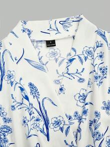 GlowEve Una señora teje una elegante y de moda camisa de verano - Azul - Ver 8