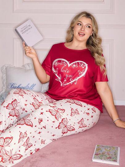 Conjunto de pijama de manga corta con estampado de corazón y mariposa en colores contrastantes, talla grande