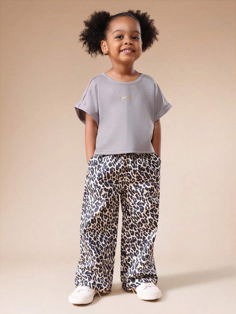 Komplet z nadrukiem w panterkę i złotym tekstem