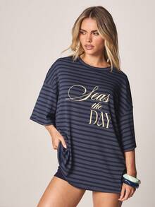 MISSGUIDED Camiseta de manga corta con estampado gráfico y rayas horizontales, estilo túnica de corte holgado, casual y relajado para el verano y la playa - Blanco - Ver 4