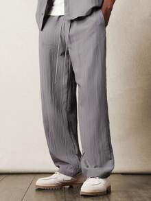 Ensemble coordonné d'été décontracté pour vacances, composé d'une chemise en lin gris à coupe ample avec boutons et d'un pantalon à jambes larges pour homme de la marque SUMWON - Gris - Voir 4