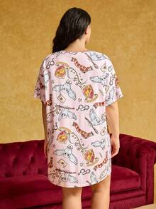 HARRY POTTER X SHEIN Plus Size Letter & Cartoon Graphic Round Neck Short Sleeve Nightgown Pajama Shirt Cat Pajamas Women Moomoo Nightgown House Dress Animal Print Pajama Set - Pink - View 2