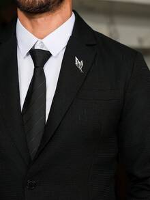 Manfinity Mode 1套男士優雅黑色婚禮西裝，秋季商務休閒單排扣西裝外套與長褲，披肩領設計，適合通勤、派對與典禮，正式款 - 黑色 - 查看 8