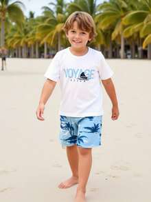 SHEIN 两件套男童夏季套装，休闲白色T恤印有“VOYAGE OCEAN”标语，宽松蓝色短裤饰有海洋沙滩度假主题，舒适的夏季沙滩度假幼儿男童短袖短裤套装 - 白色 - 查看 3