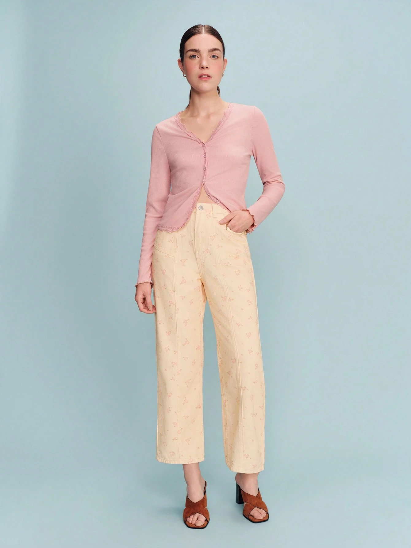 Pantalon taille haute à imprimé floral beige avec détails contrastants jaunes, printemps-été