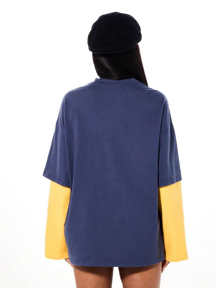 SUMWON WOMEN T-shirt oversize con grafica a strati e maniche a contrasto