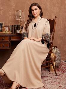 Al Najma 女士复古刺绣拼接流苏宽松优雅加大码阿拉伯连衣裙 - 杏色 - 查看 7
