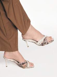 Mnmlis Women Heeled Sandals Valentine's Day - Brown - View 9