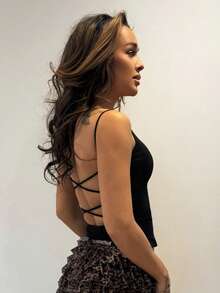 RebeccaVibe 素色露背吊帶上衣 - 黑色 - 查看 2