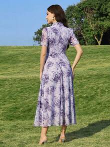 Modelyn Đầm nữ thanh lịch in hoa, cổ xoắn, eo nhún, thích hợp cho mùa hè. - Màu tím - Xem 2