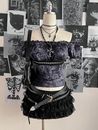 Attitoon Women's T-Shirt, Retro Style, Y2K, Bohemian, Hippie, Music Festival, Vintage Punk, Paisley Print