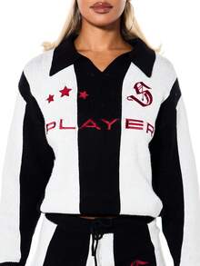 SUMWON WOMEN 条纹针织翻领足球毛衣，绣有球员号码和星星图案，长袖短款上衣 - 黑與白 - 查看 5