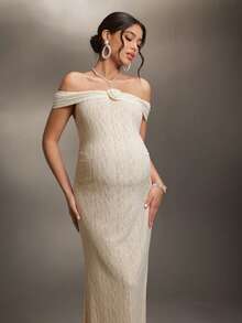 Cheriluna Maternity 孕妇3D立体花卉装饰露肩蕾丝修身写真连衣裙 - 杏色 - 查看 4