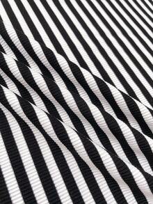 少女黑白条纹针织Polo领修身连衣裙，休闲时尚，百搭，适合派对、郊游、姐妹合照、公园、露营、度假、日常休闲穿着 - 黑色 - 查看 6