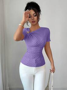 Elenzga 女款優雅不對稱領口 3D 玫瑰金鈕扣裝飾短袖 T-shirt 夏季約會穿搭上衣 藍色薰衣草紫 - 紫羅蘭色 - 查看 3