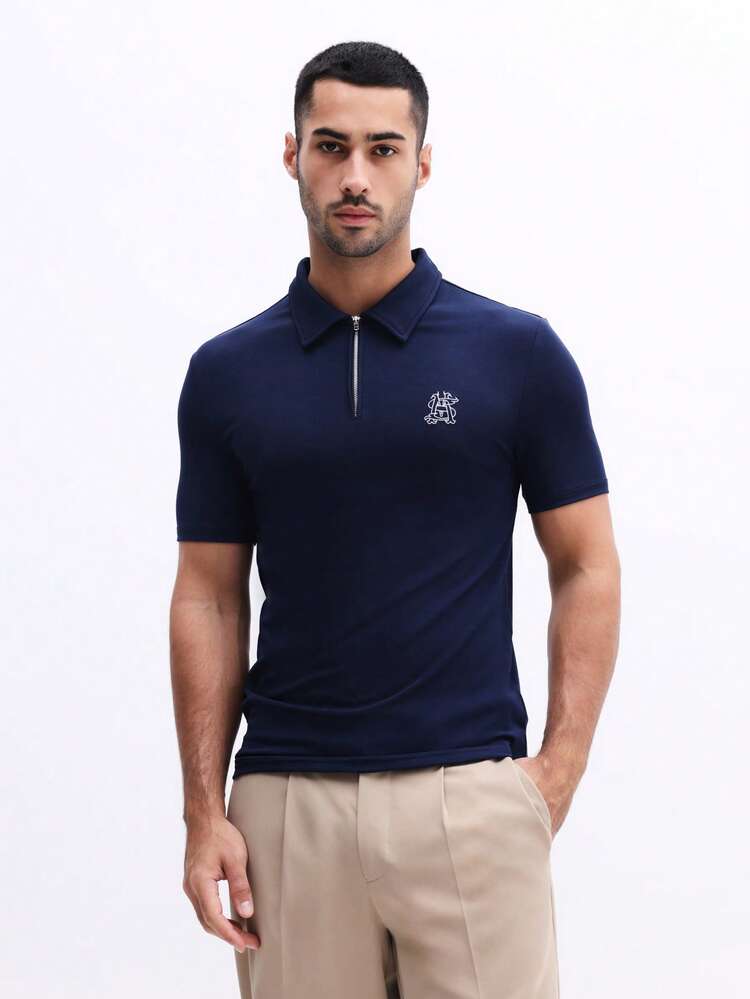 지퍼와 로고가 있는 폴로 셔츠