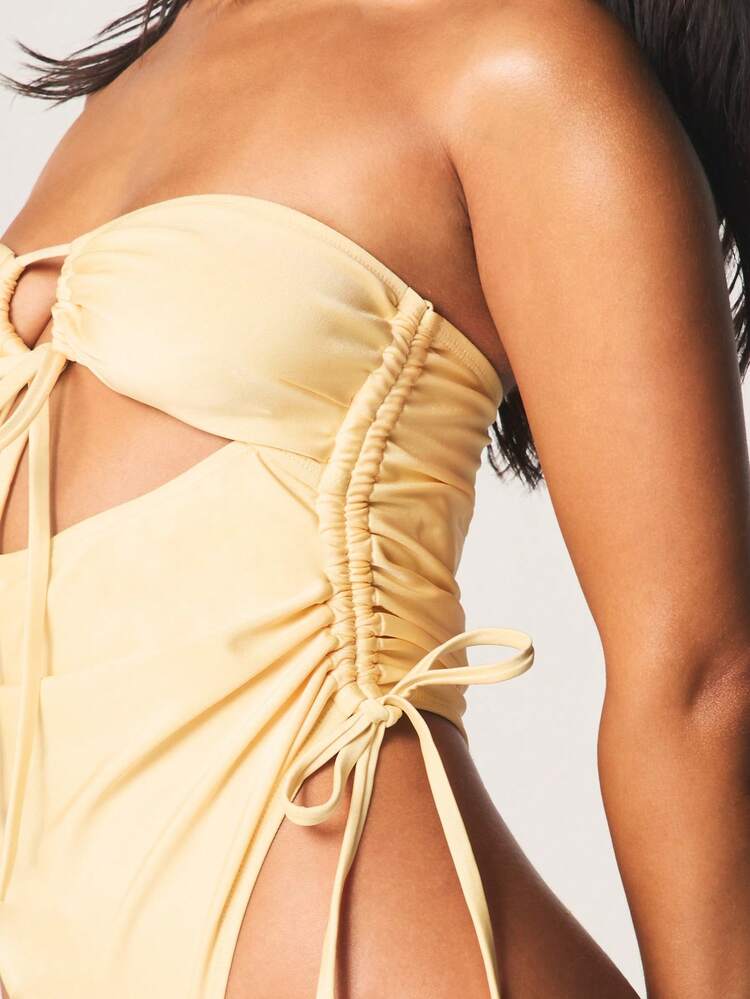 MISSGUIDED Cut Out Ruched Strapless One Piece Swimsuit With Tie Details And Front Keyhole Opening For Summer Beach