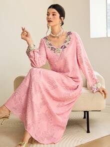 Al Najma 女士休闲花卉刺绣图案圆领阿拉伯风格连衣裙，适合聚会和外出穿着 - 粉色 - 查看 7