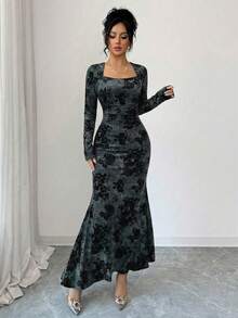 SHEIN Elenzya Robe élégante à encolure carrée, taille ajustée et ourlet sirène en tissu velours avec appliqués. Convient pour les anniversaires, les sorties, les fêtes et les occasions formelles - Multicolore - Voir 7