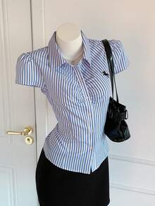 Comfortcana Áo sơ mi nữ thời trang, thanh lịch, in sọc, thêu họa tiết, cài nút phía trước, kiểu dáng thường ngày, đa năng, thích hợp mặc đi chơi, đi nghỉ mát, phong cách thập niên 2000, thích hợp cho mùa hè, kỳ nghỉ xuân, lễ tốt nghiệp, đám cưới, tiệc tùng, lễ kỷ niệm, ngày lễ tình nhân, lễ hội, bãi biển, kỳ nghỉ, thư giãn tại nhà, đường phố, trường đại học. - Màu xanh lam - Xem 7