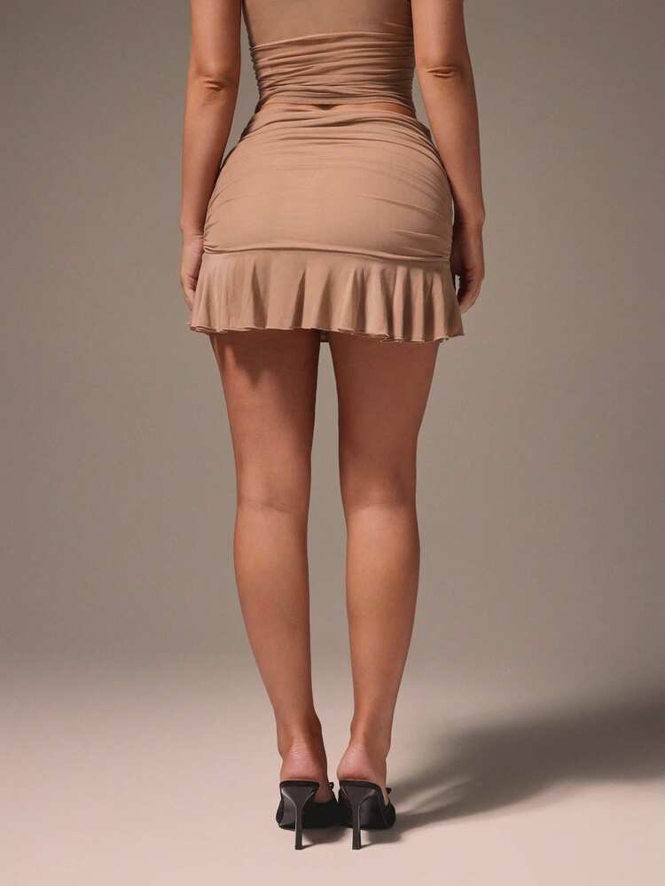 MISSGUIDED Minigonna aderente con arricciature e balza, in tessuto elasticizzato, vita alta, adatta per eventi serali e uscite in discoteca