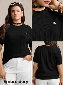 Zelara T-shirt rond casual et sport pour femmes grandes tailles, avec broderie chevalier, manches courtes, élégant - Noir - Voir 3