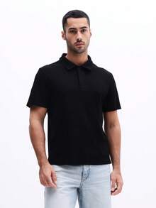 SUMWON Áo Polo Essentials Slim Fit thêu họa tiết, cổ bẻ, tay ngắn, chất liệu cotton, kiểu dáng thường ngày, cổ điển, phù hợp cho công sở và sinh hoạt hàng ngày. - màu đen - Xem 1