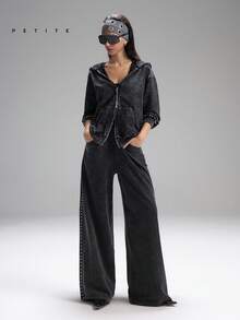 SHEIN LYSMO Petite Áo sweatshirt nữ phong cách tối giản mùa xuân/hè 2026 mới về, màu xám bạc, chất liệu vải mài, đính đá lấp lánh, kiểu dáng casual, màu trơn, vai rớt, khóa kéo phía trước, thích hợp cho mùa tựu trường, lễ hội, phong cách thập niên 2000, Y2K, thời trang đường phố unisex, thiết kế avant-garde với khuy bấm. - Màu xám đen - Xem 7