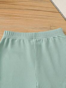 SHEIN 女童宽松圆领短袖T恤，印花图案+“ONE BEST DAY”字样，搭配浅绿色短裤，休闲印花夏季女童装扮 - 白色 - 查看 8