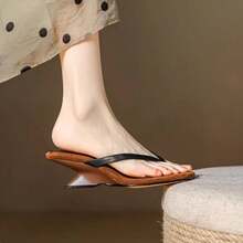 Sandalias de cuña para mujer de estilo retro con tacones asimétricos, sandalias de verano para mujer de inspiración coreana y vanguardistas. - Negro - Ver 2