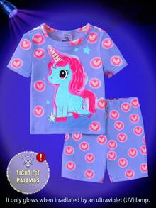 2pcs/Set Piyama Bayi Perempuan Pas Badan Motif Unicorn Atasan Lengan Pendek dan Celana Pendek, Bersinar di Bawah Sinar UV - Biru - View 3