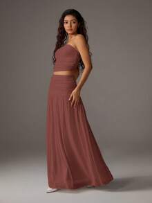 SHEIN PETITE Conjunto de 2 piezas de top bandeau de malla de unicolor y falda larga para mujer - Color caoba - Ver 3