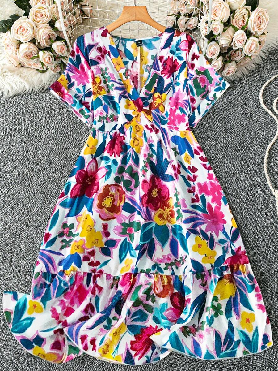 SHEIN LUNE 大码女式碎花V领短袖休闲连衣裙 - 彩色 - 查看 1