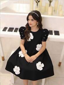 SHEIN Tween Girls' Cute Elegant Party Summer Black And White A-Line Dress,Floral Decor Bubble Sleeve Solid Color Back To School Casual Daisy Dress - Black - View 2
