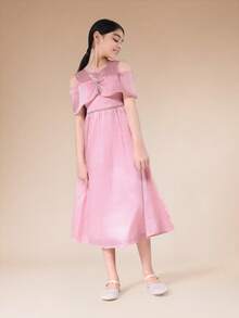 SUMWON Gaun Off Shoulder dengan Detail Pita, Lengan Berkerut, dan Panjang Midi, Cocok untuk Acara Spesial, Pesta Musim Semi dan Musim Panas, Kasual, dan Liburan. - Dusty Pink - View 3