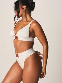 MISSGUIDED Ribbed Soft Cup Bralette With Logo Branding - Light Grey - View 4