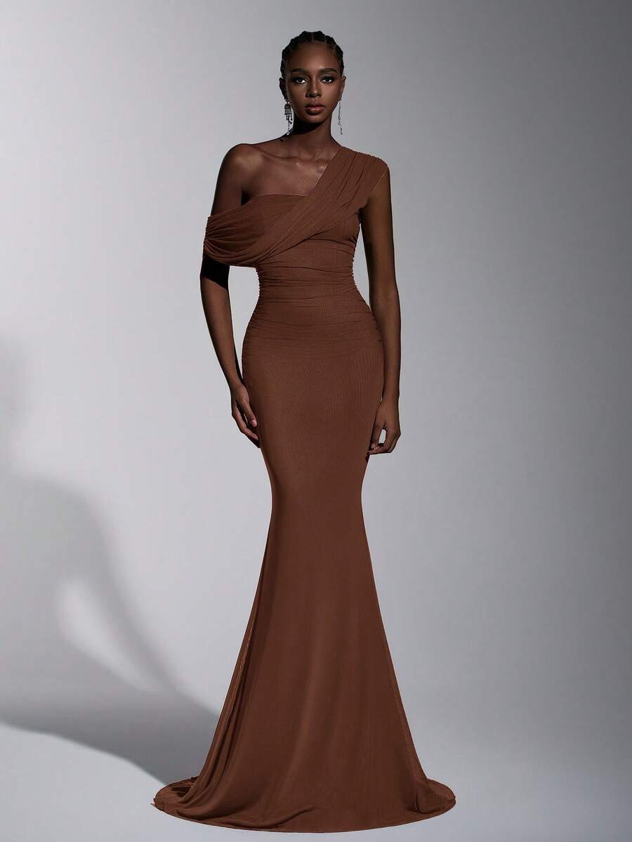 Elitara 2025 New Elegant Brown Mesh One-Shoulder Ruched Decor Fitted Maxi Dress, Suitable For Weddings, Formal Events, Bridesmaid Dresses - Brown - View 1
