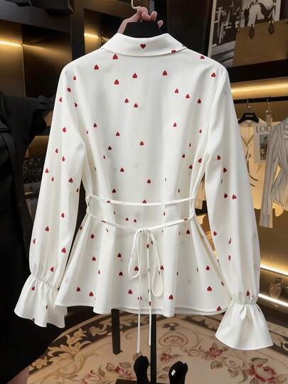 GlowEve CURVE Plus Size Women's New Spring/Summer White Base Heart Print Waist Slimming Fashionable Turndown Collar Ruched Flare Sleeve Sweet & Cool Shirt. Suitable For Daily Outing/Date, Afternoon Tea With Friends/Party, Casual Commute, Holiday Atmosphere Outfit