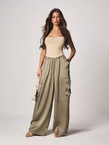 MISSGUIDED 橄榄绿缎面阔腿工装裤 高腰宽松版型实用长裤，带侧袋，飘逸波西米亚风休闲裤 - 軍綠色 - 查看 3