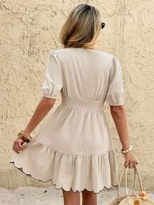 SHEIN Frenchy 女士休闲度假贝壳边荷叶边收腰短连衣裙，夏季 - 杏色 - 查看 2