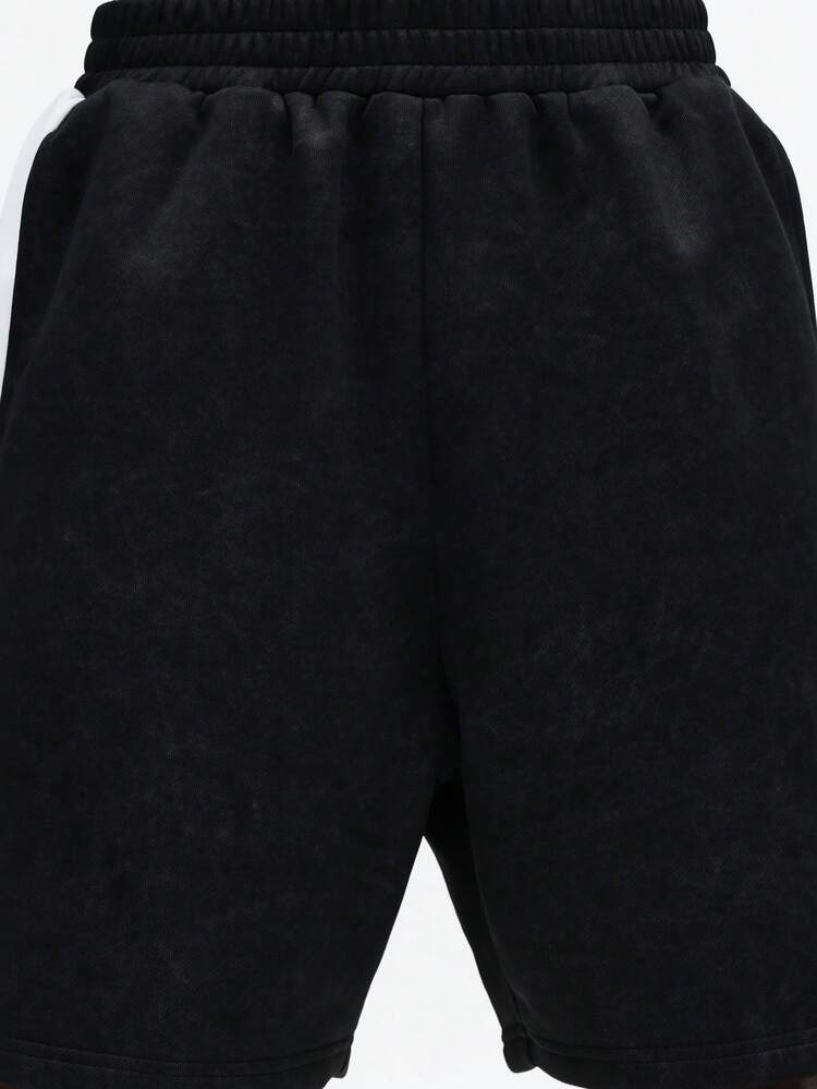 루즈핏 티셔츠와 반바지 세트