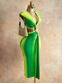 Mistrie Đầm nữ in họa tiết nhuộm tie-dye, khoét lỗ, xếp ly, cổ chữ V sâu. - màu xanh lá - Xem 4