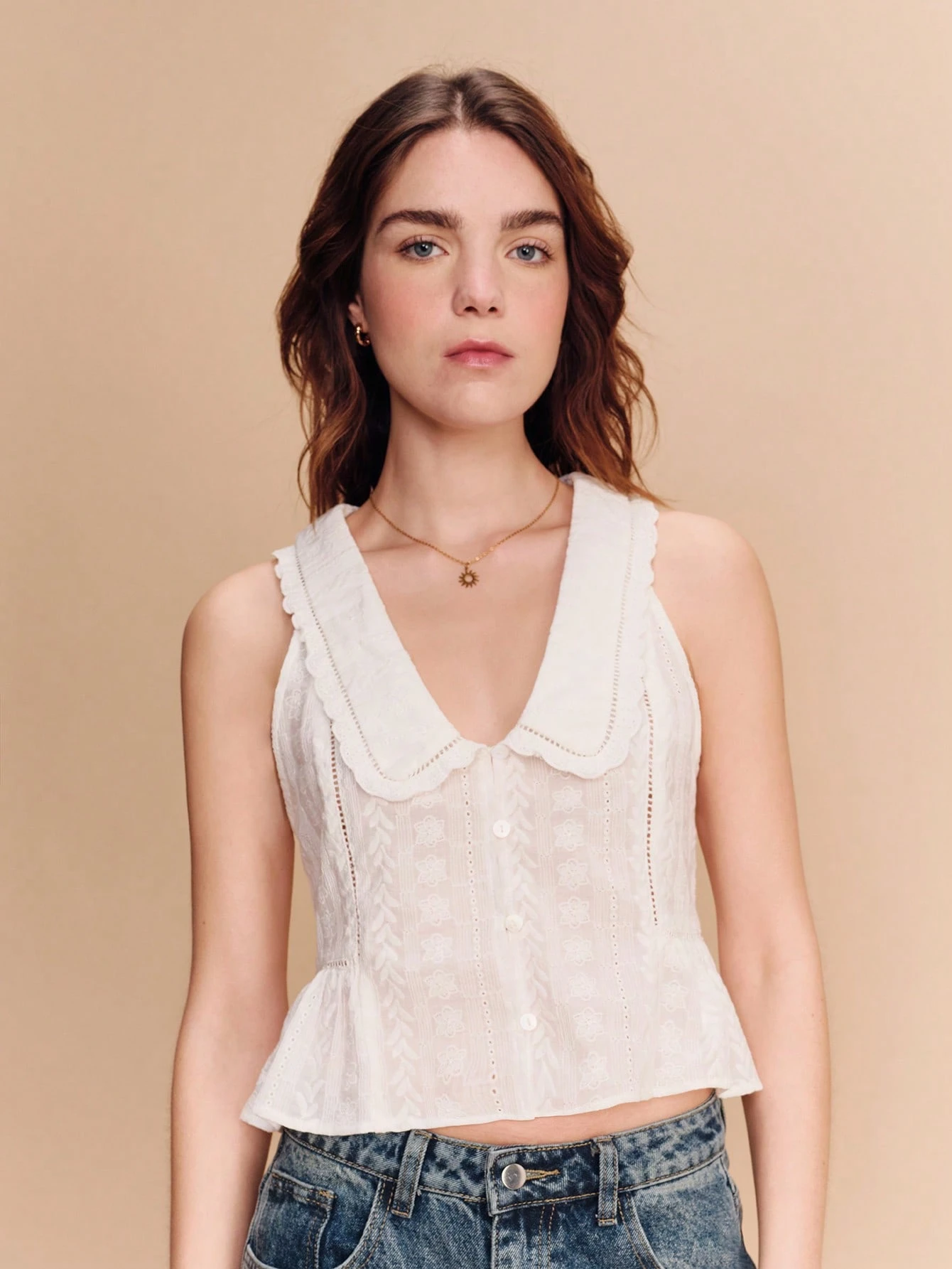 Damen Bluse mit floraler Stickerei und Raffung, ärmellos, vielseitig einsetzbar, geeignet für Dates und Ausflüge