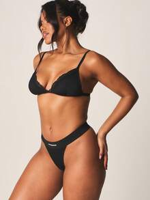 MISSGUIDED Nahtlose Tanga-Unterwäsche mit tiefem Bund und minimalem Schnitt für den täglichen Tragekomfort - Schwarz - Übersicht 3