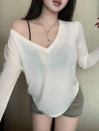 DAZY Women's White V-Neck Long Sleeve Casual Elegant T-Shirt