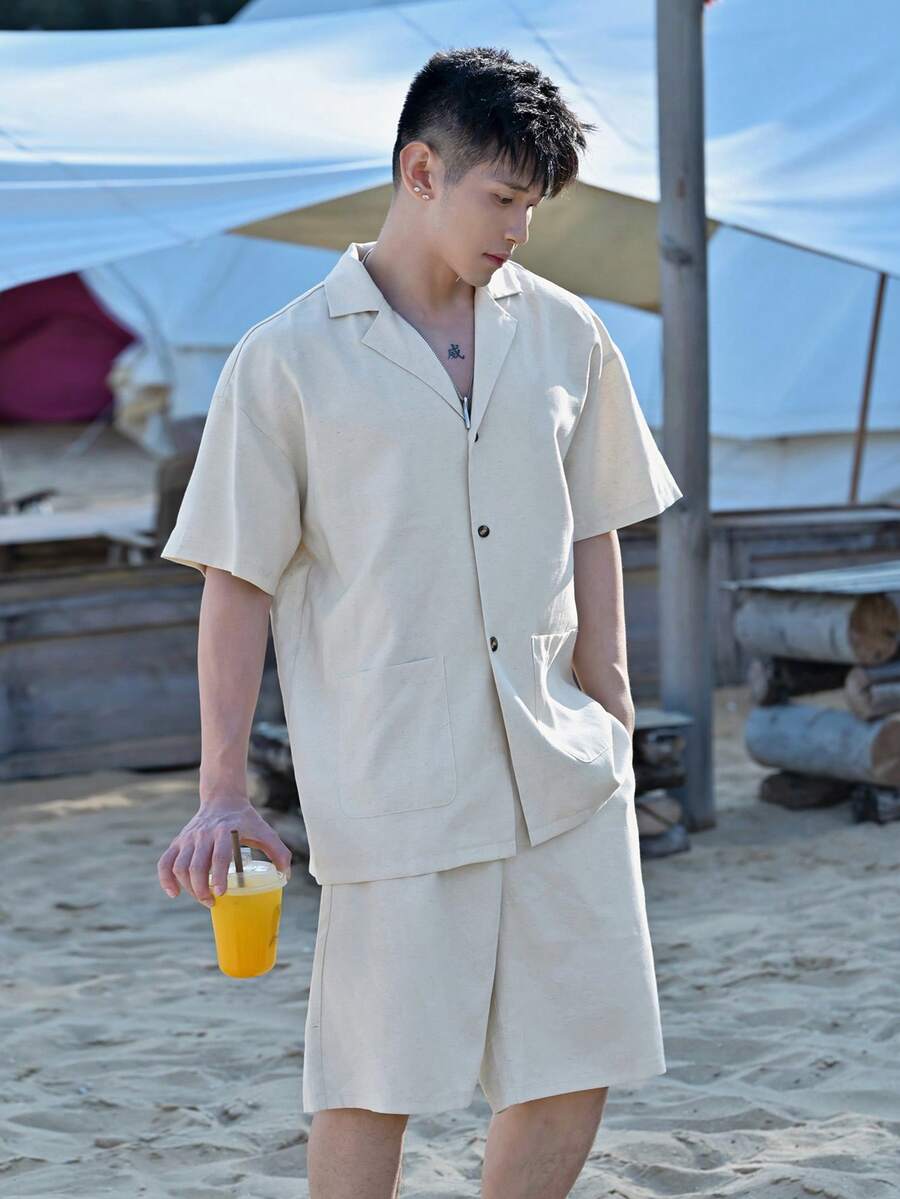 DAZY Set di camicia a maniche corte e pantaloncini casual estivi da uomo, semplice tinta unita, colletto alla coreana, adatto per vacanze e uso quotidiano - Albicocca - Visualizzare 1