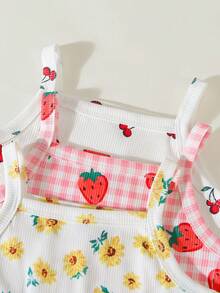 SHEIN Playful Pals 女嬰 3 套裝 粉色花卉草莓櫻桃細肩帶上衣 荷葉邊短褲 - 彩色 - 查看 2